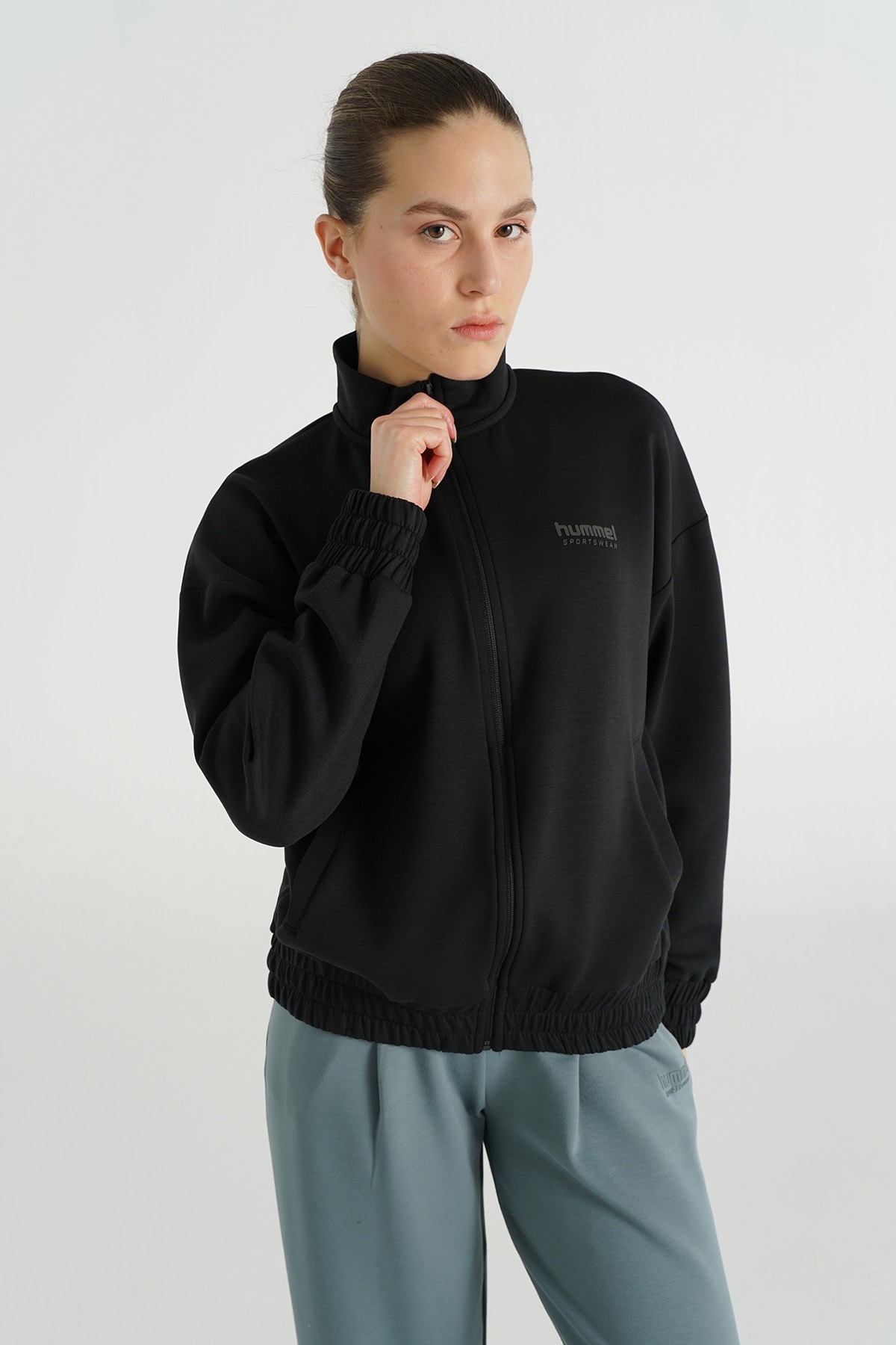 Kadın Siyah SABRINA FERMUARLI SWEATSHIRT 922293-2001 | hummel