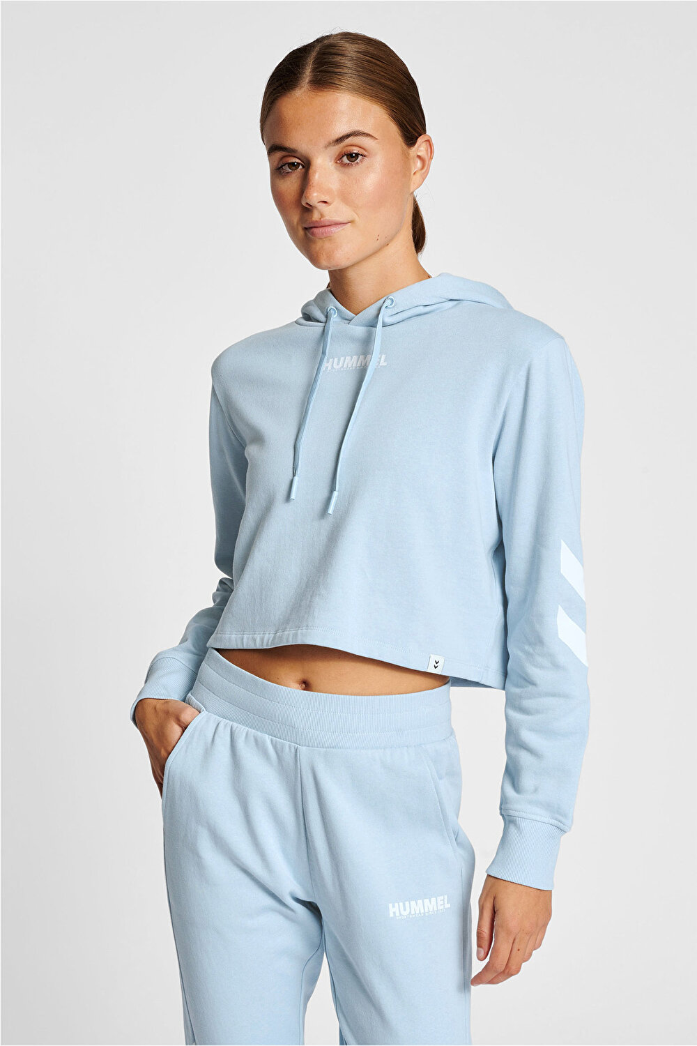 Kadın Mavi LEGACY WOMAN CROPPED HOODIE 212561-7188 | hummel