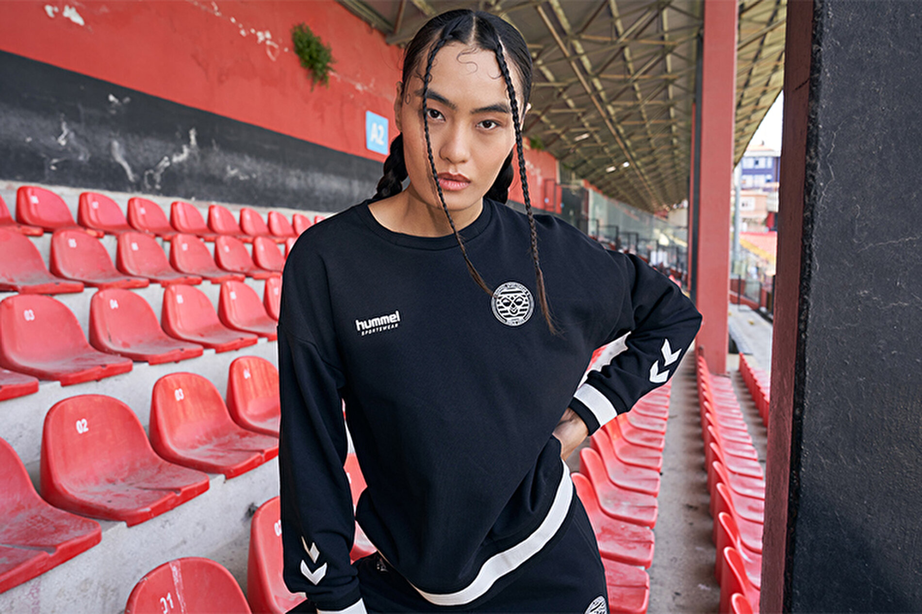 Kadın Sweatshirt Kombin Önerileri Nelerdir?