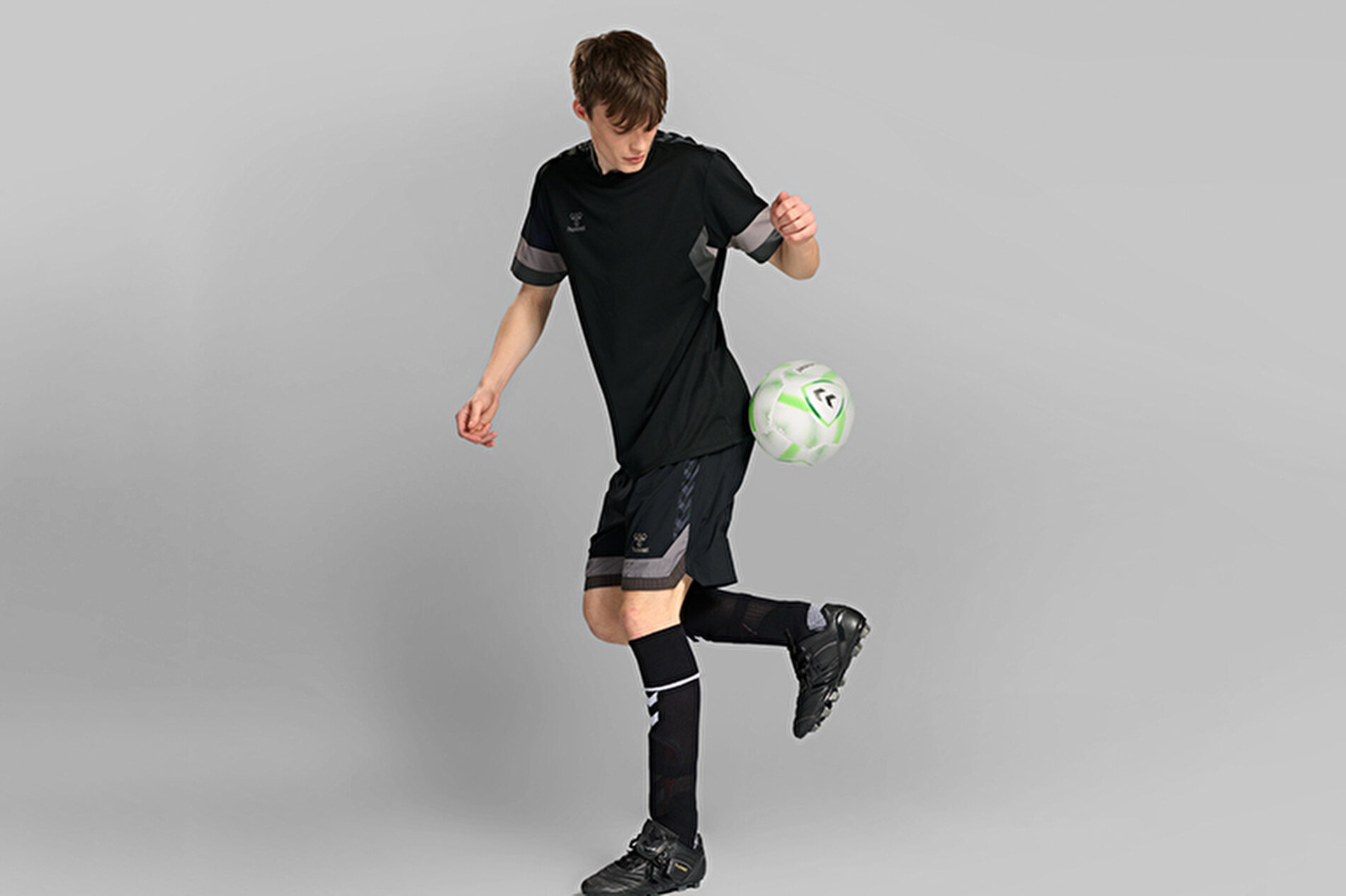 hummel Futbol Şortu Özellikleri, Modelleri, Kullanıcı Yorumları Nelerdir?